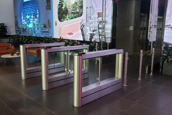 Smarter Security Fastlane Glassgate 155 Turnstiles